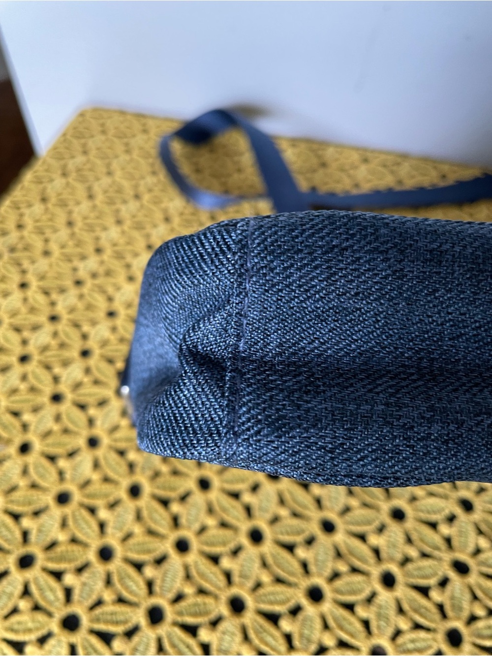 NWOT Baggallini Navy Denim Crossbody/Belt Bag - Picture 9 of 11